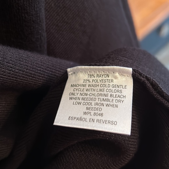 Brand - JM Collection black 3/4 in sleeves with a bell flair with jeweled brooch - Picture 15 of 16